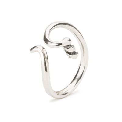 Sterling silver 'Elegant Fantasy' ring with an intricate and whimsical design. While also giving you the possibility to add a bead. 