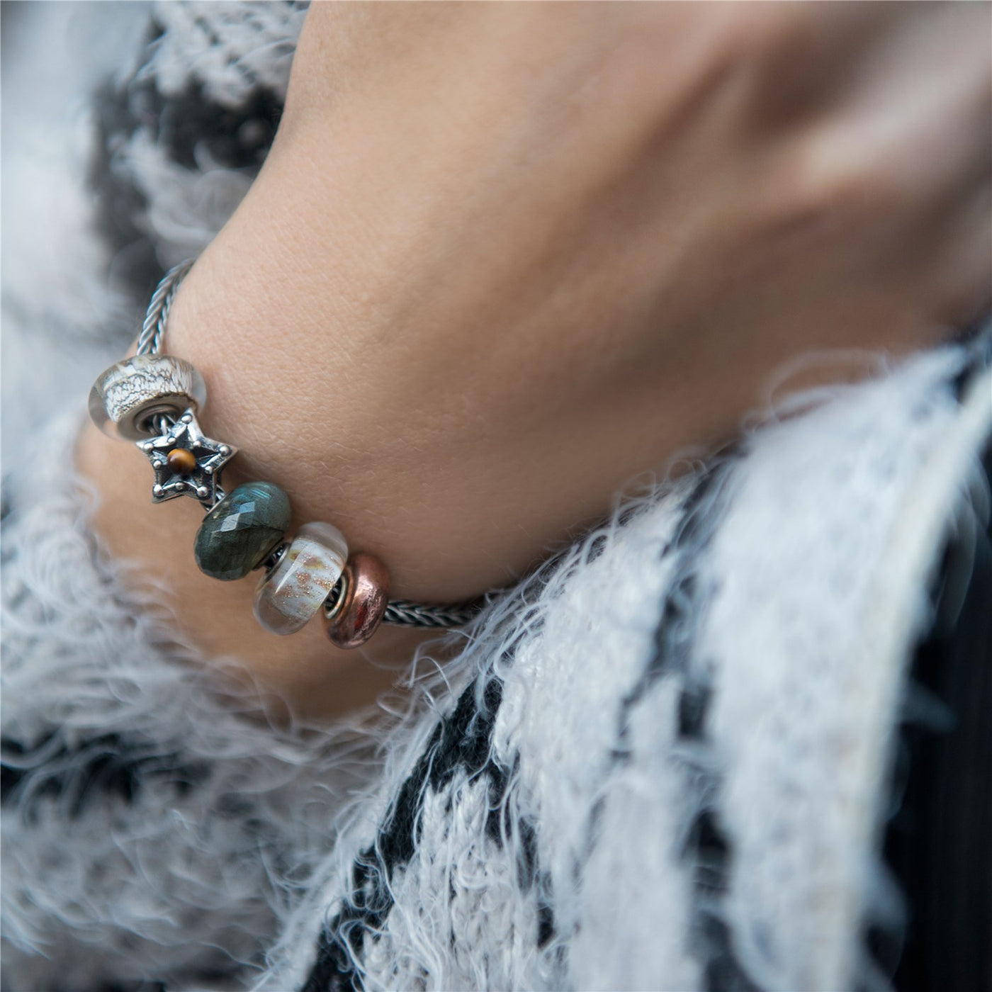 Bracelet of January