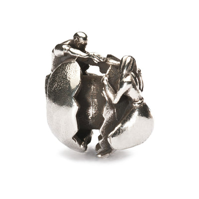 Holding on to love Bead
